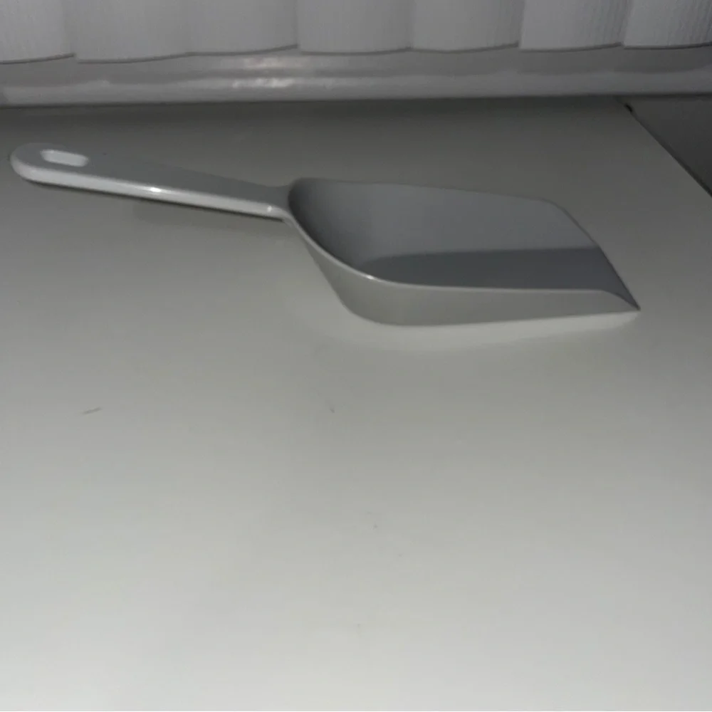 11inch Plastic Gray Food Or Pooper Scooper Brand New For Pets/food/salt/ice